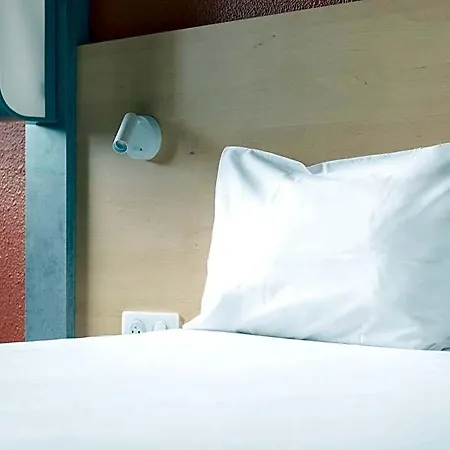 Hotel Ibis Budget Caen 2*