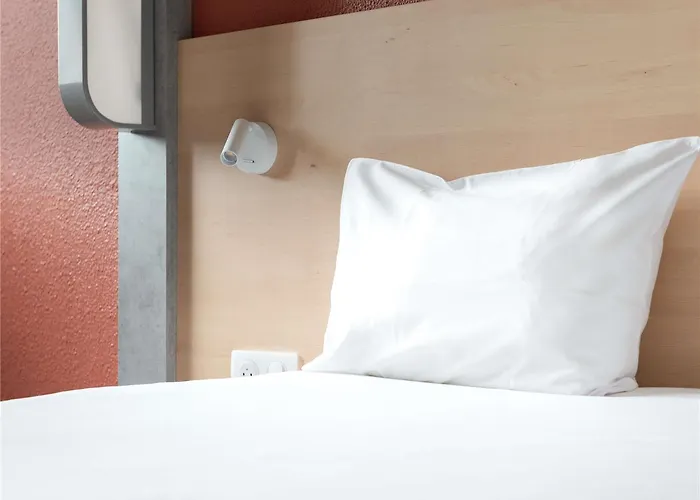 Hotel Ibis Budget Caen 2*